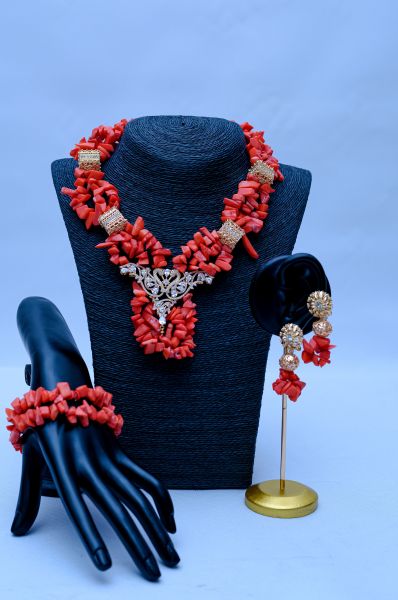 Women's Red Coral Chip, Gold Filigree & Crystal Brooch Necklace, Bracelet & Earring Set