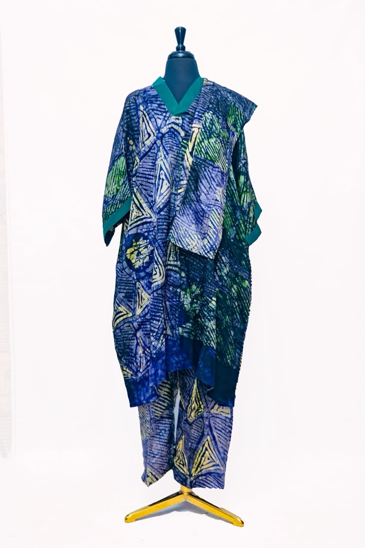 African Batik Boubou Set — Purple Geometric Diamond Print with Teal V-Neck Trim