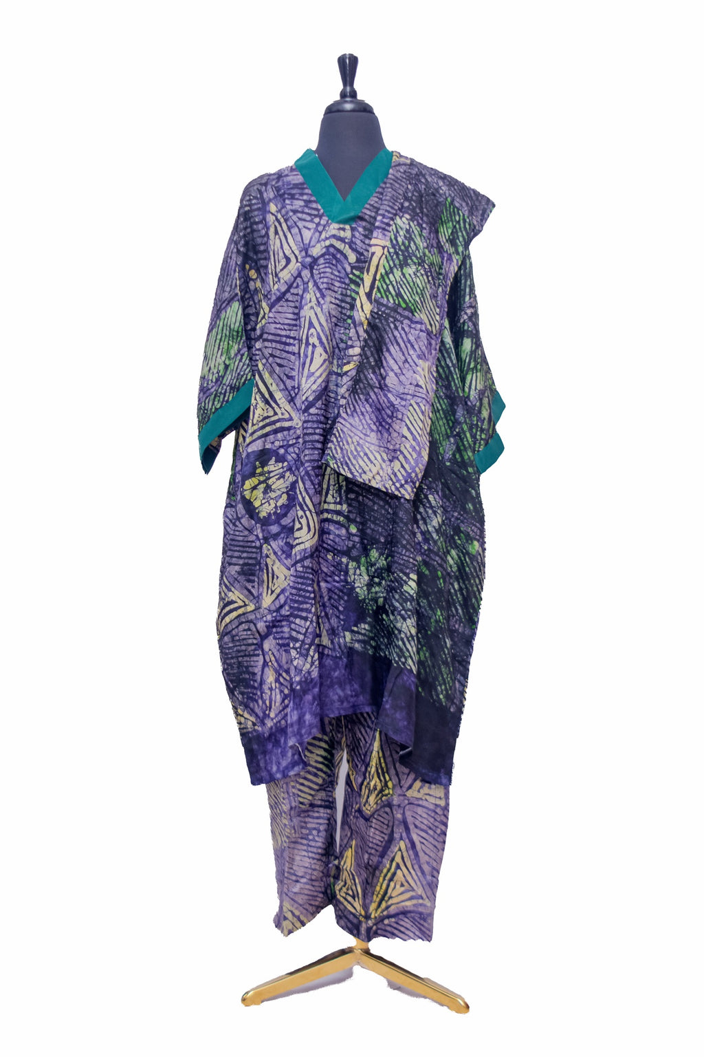 African Batik Boubou Set — Purple Geometric Diamond Print with Teal V-Neck Trim